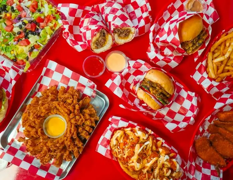 Friday Night Dinner Ideas: How to Make Smash House Part of Your Shabbat Traditions